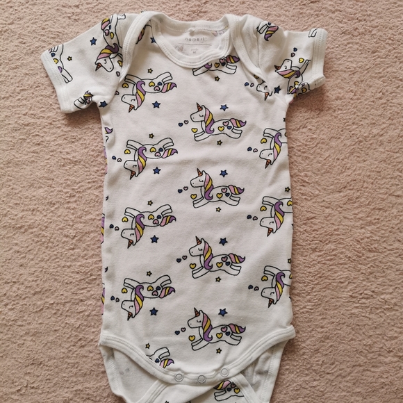 4/25 Danish BRAND name it baby Unicorn Onesies - Picture 1 of 5